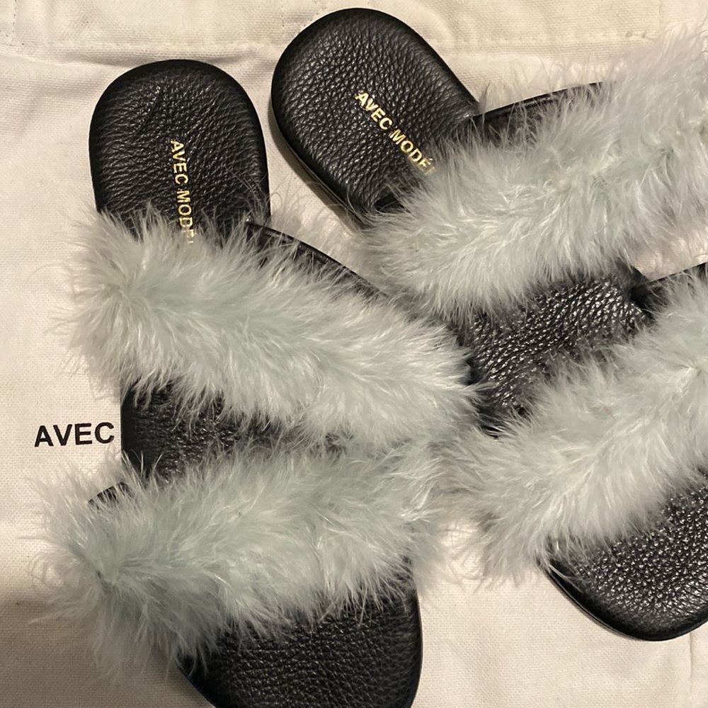 Avec Moderation Feathered Slides - image 1